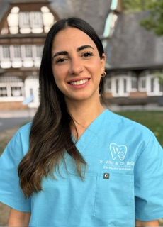 Aia Fouda, Zahnärztin